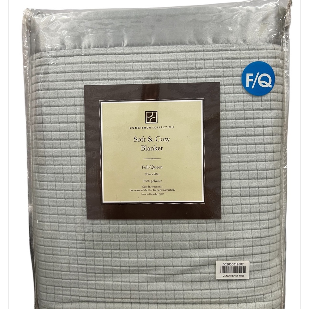 Concierge collection soft & cozy textured blanket - light gray